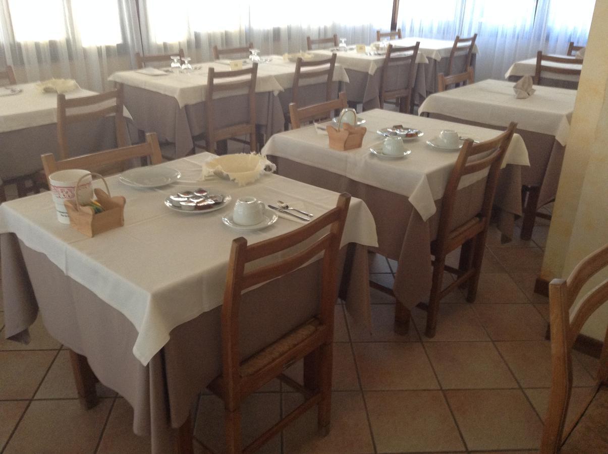 Hotel Helvetia Eraclea Mare Bagian luar foto